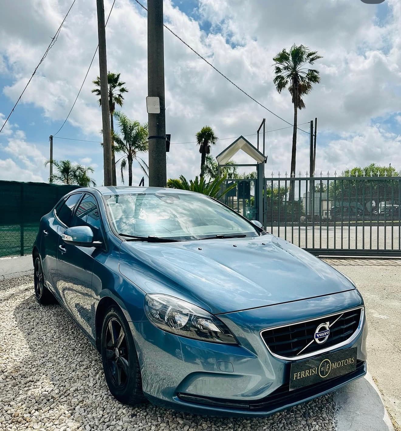 Volvo v 40 - immagine 1